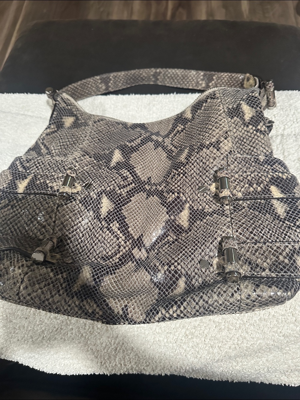 Python-Print Shoulder Hobo Bag. - Picture 6 of 7